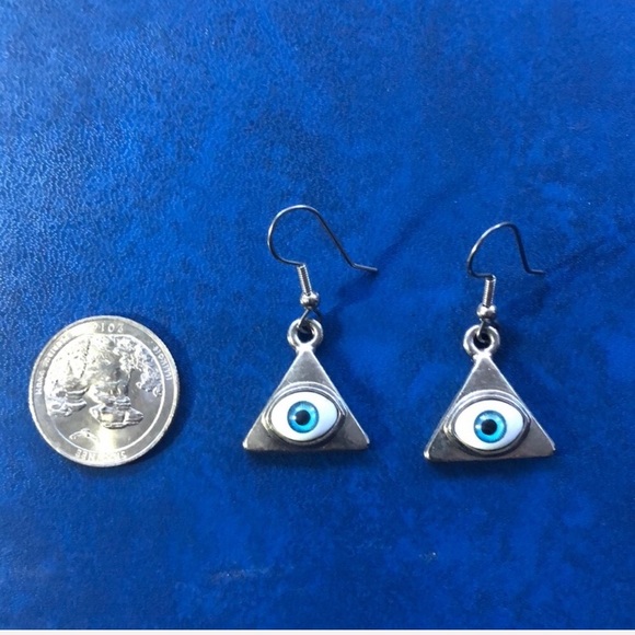 SOLD: NEW Dainty Necklace and earring set - Picture 8 of 8